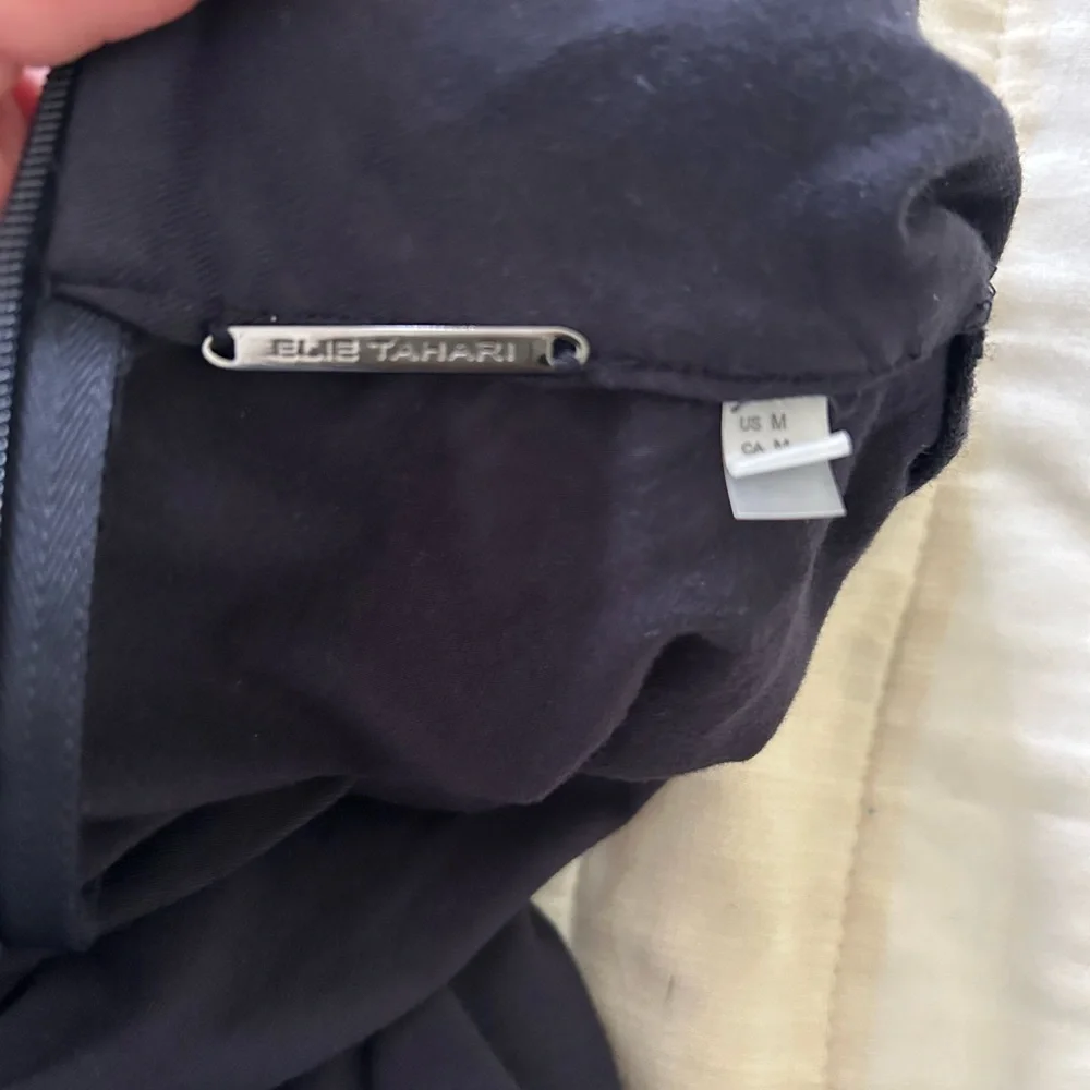 Elie Tahari Keilani Mock Neck Twist Long Sleeve - Picture 2 of 4